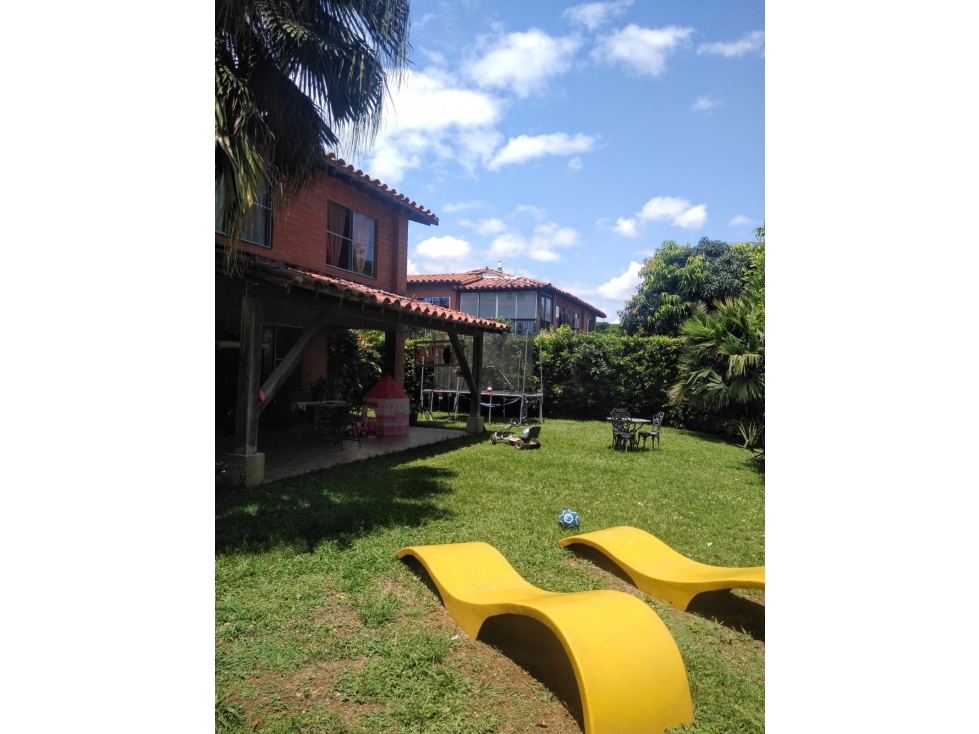 SE VENDE CASA CAMPESTRE EN LAS MERCEDES DE 500 M2 DE DOS NIVELES — foto 2