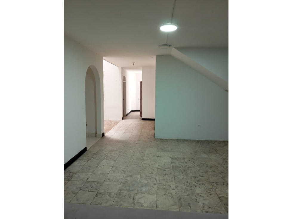 Excelente Casa Bifamiliar en Barrio Industrial — foto 2