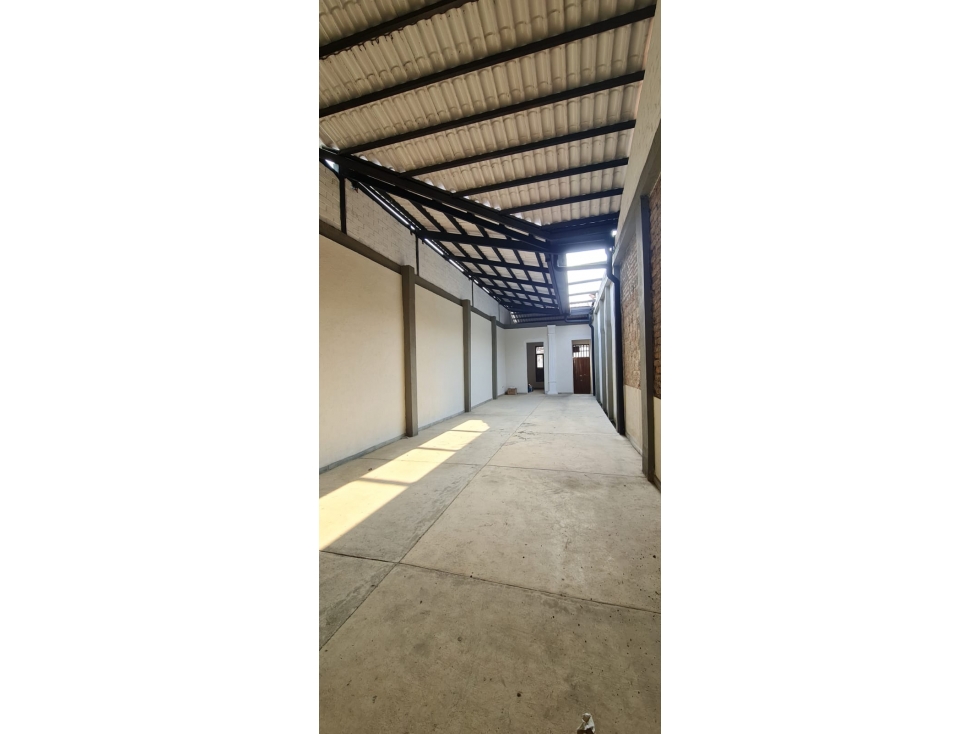 Excelente casa comercial en San Antonio