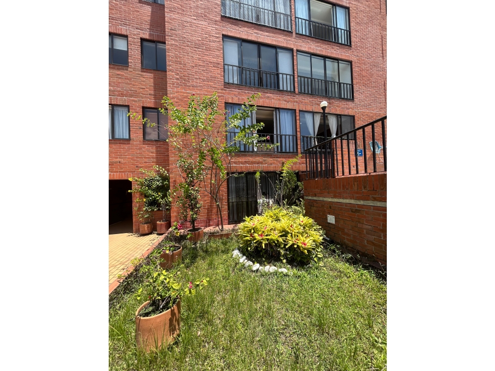 SE VENDE APARTAMENTO EN EL REFUGIO- 1RE PISO- PARQUEADERO PRIVADO — foto 3