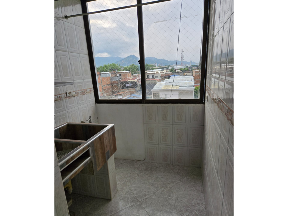 SE VENDE APARTAMENTO EN CRISTOBAL COLON PISO 5 SIN ASCENSOR ALQUILADO — foto 6
