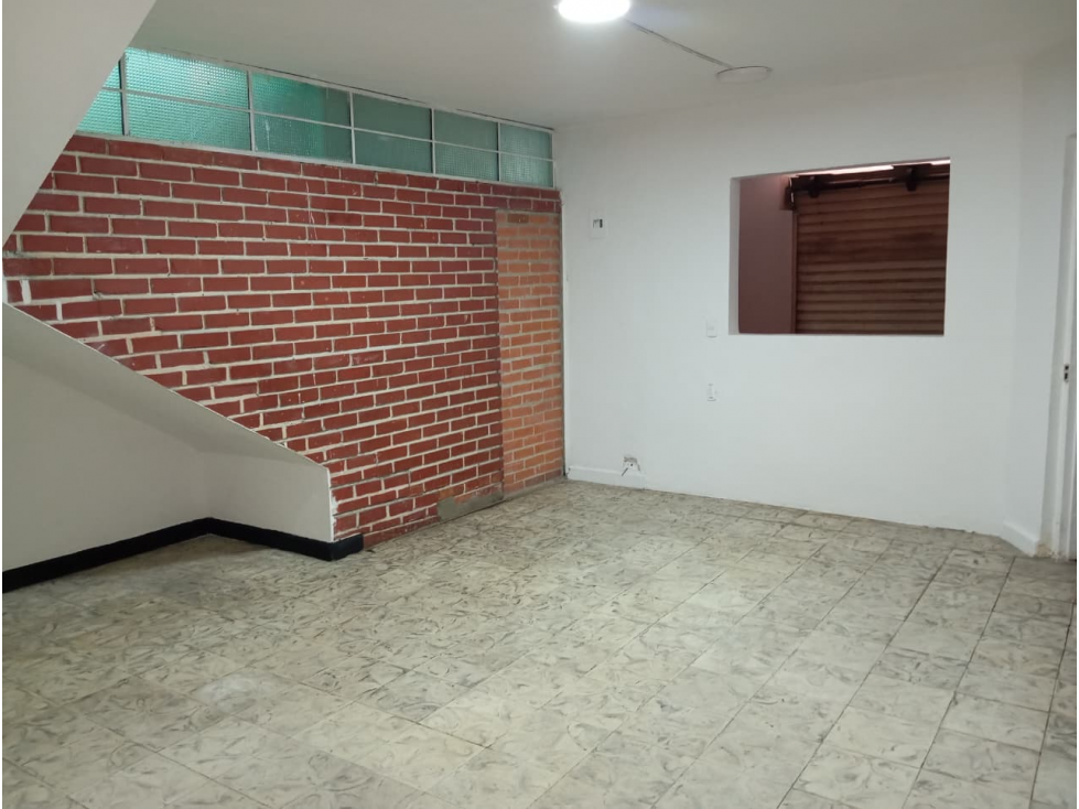 Excelente Casa Bifamiliar en Barrio Industrial — foto 3