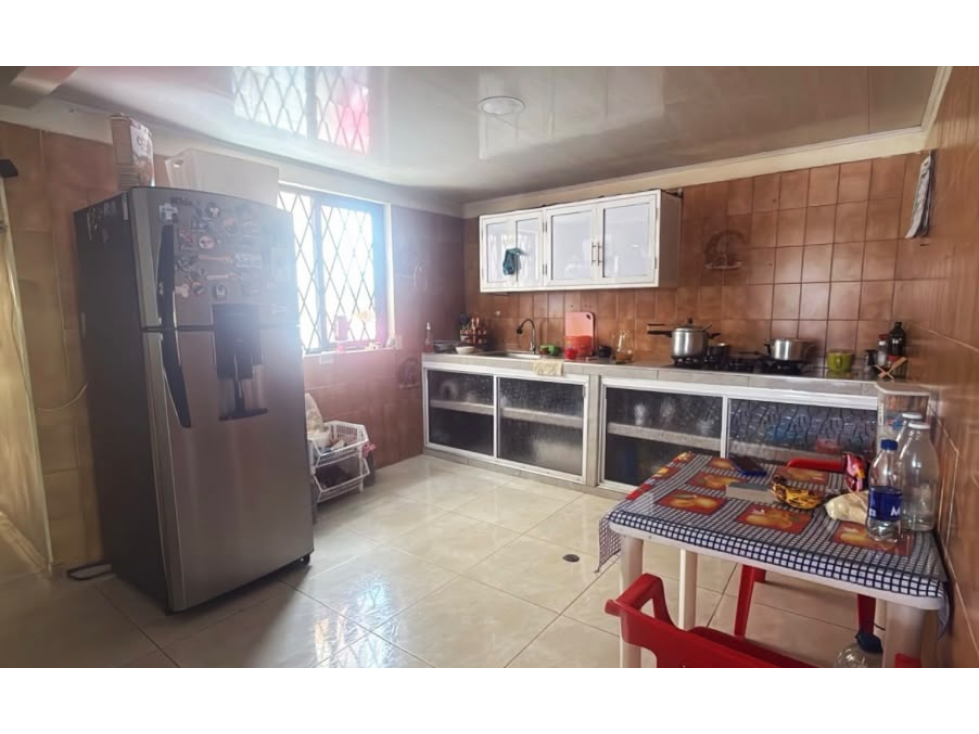 SE VENDE CASA EN PROPIEDAD HORIZONTAL EN COLSEGUROS PISO DE 192 M2