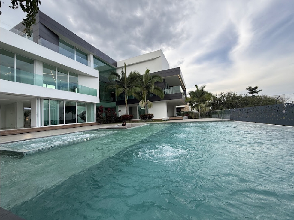 CASA DE LUJO EN CIUDAD JARDIN ALTO