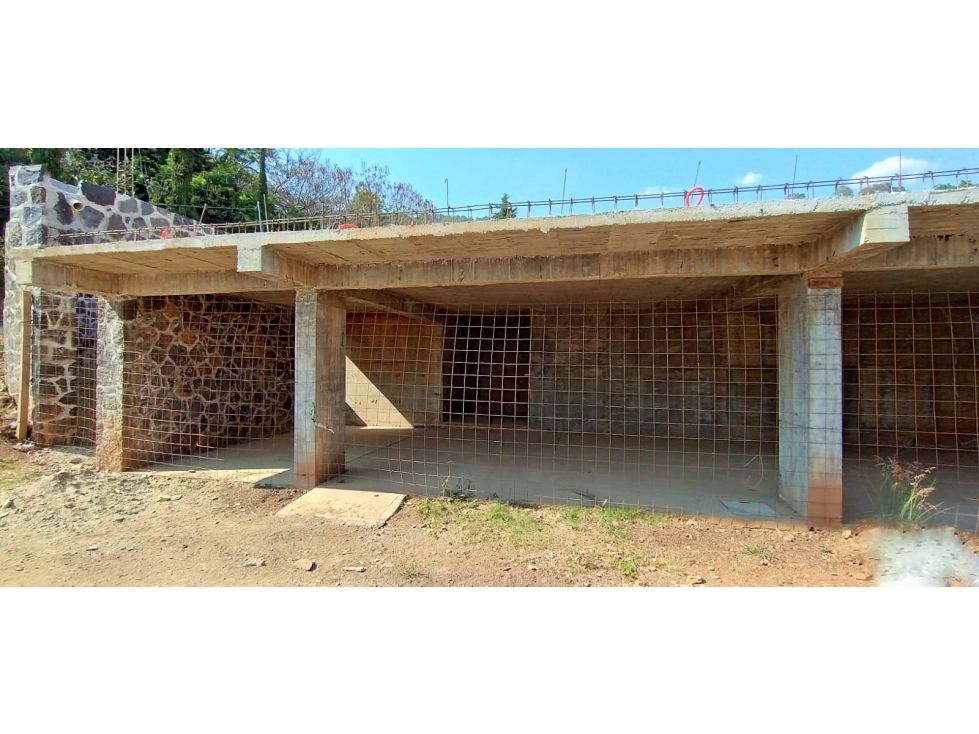 TERRENO PARA INVERSION CON OBRA EN VALLE DE BRAVO — foto 3
