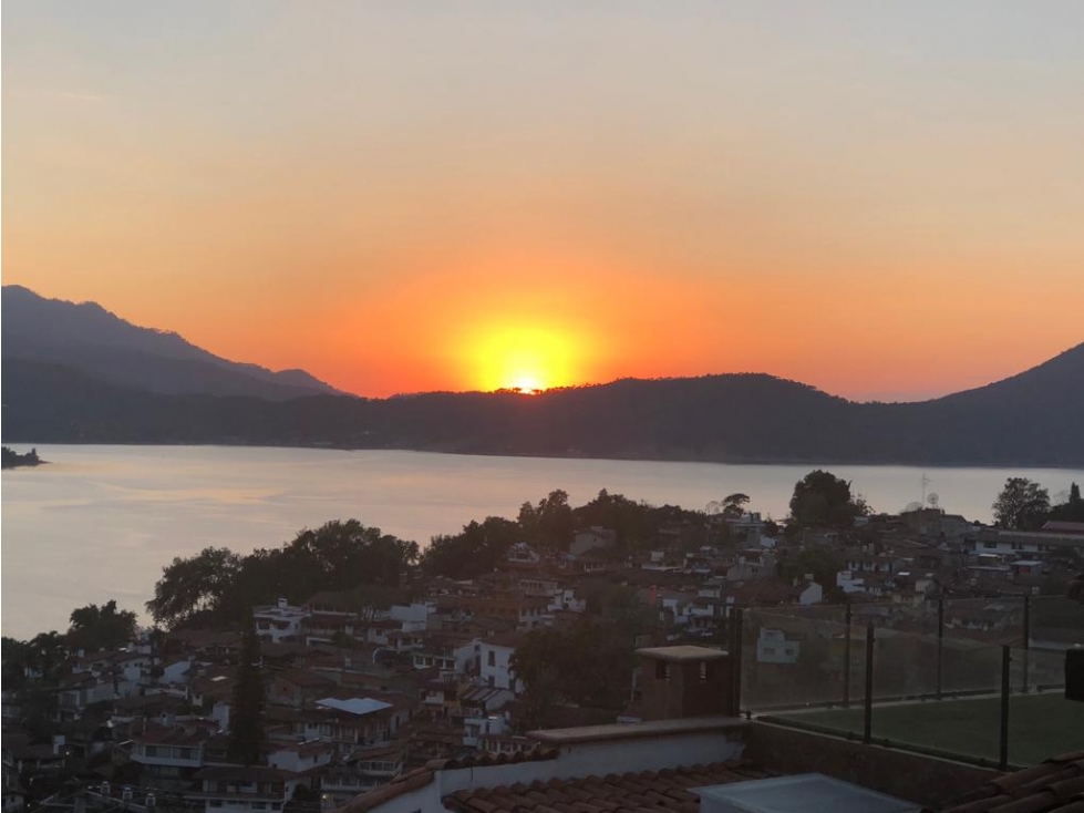 CASA EN VENTA|CENTRICA CON VISTA AL LAGO|VALLE DE BRAVO — foto 4