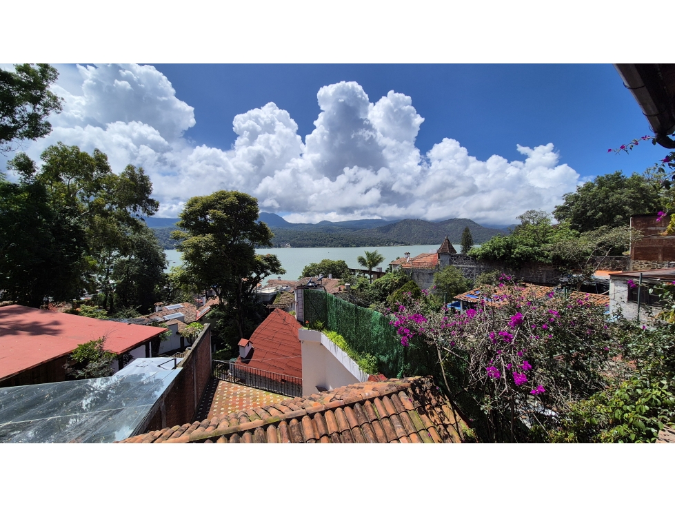 HERMOSA CASA CON ALBERCA || VALLE DE BRAVO || PUEBLO