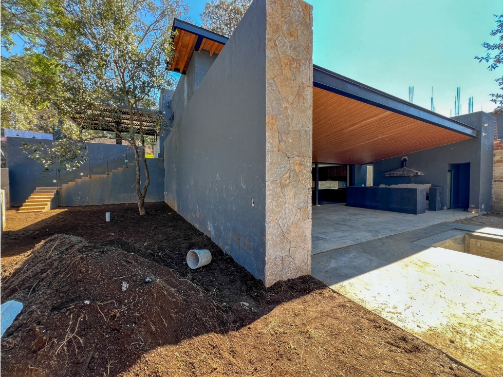 ULTIMA CASA PREVENTA|VISTA I BOSQUE AVANDARO|VALLE DE BRAVO — foto 4