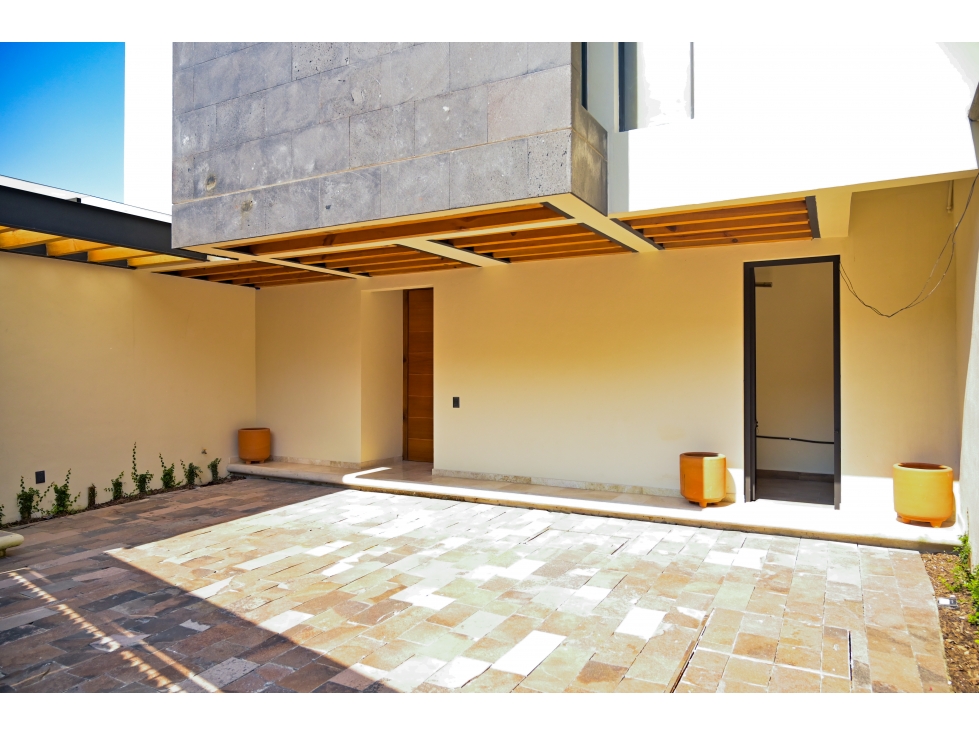 CASA EN VENTA/CON VISTA AL LAGO/VALLE DE BRAVO - 2