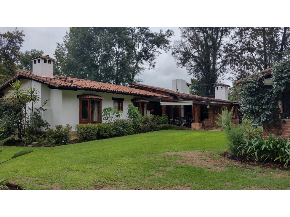 CASA EN RENTA POR TEMPORADA/ EN AVANDARO/VALLE DE BRAVO — foto 2