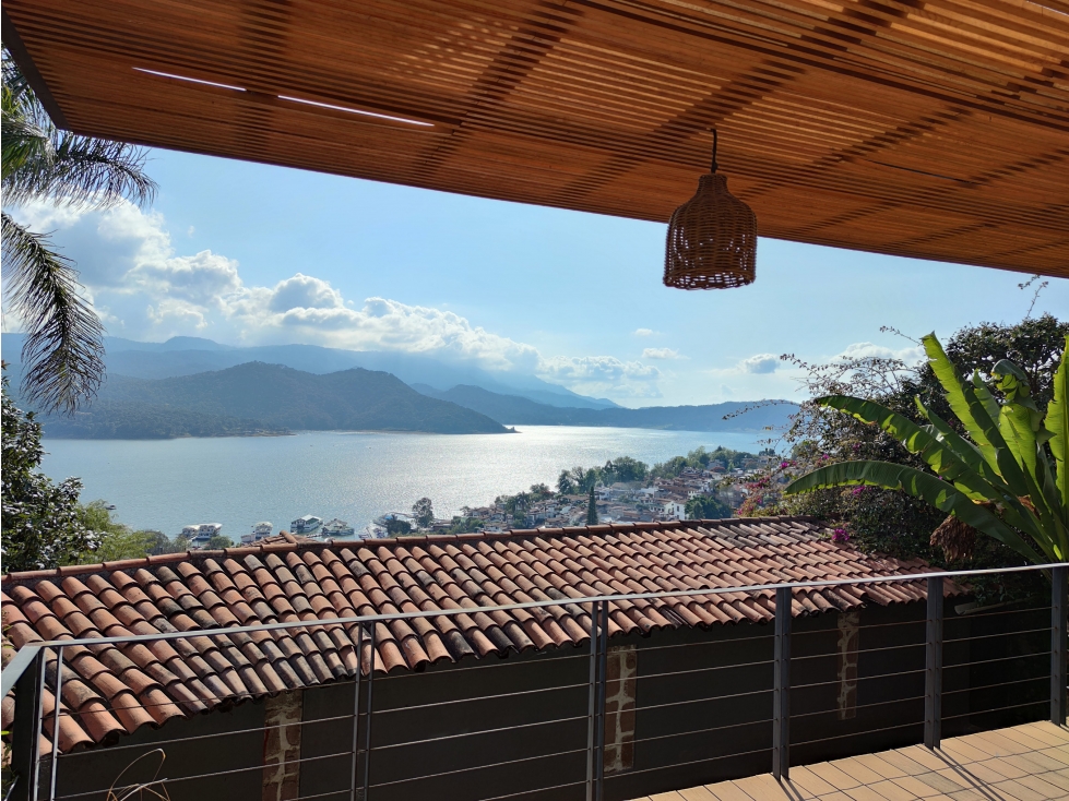 CASA EN VENTA|CENTRICA CON VISTA AL LAGO|VALLE DE BRAVO — foto 3