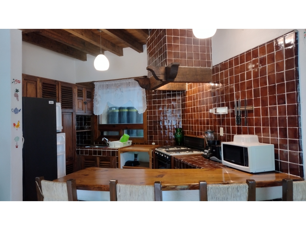 CASA CON BUNGALOW EN RENTA/CENTRO/ VALLLE DE BRAVO. — foto 6