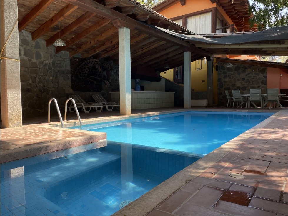 OPORTUNIDAD DE CASA EN VENTA/VALLE DE BRAVO