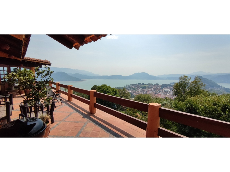 CASA EN VENTA|VISTA FRANCA AL LAGO|VALLE DE BRAVO