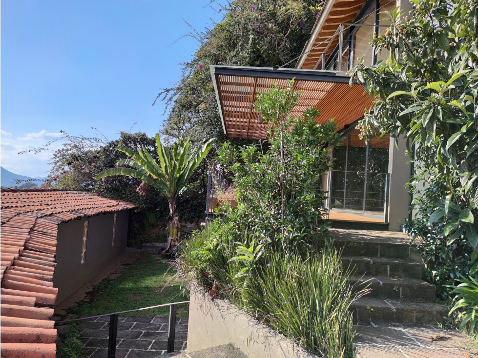 CASA EN VENTA|CENTRICA CON VISTA AL LAGO|VALLE DE BRAVO