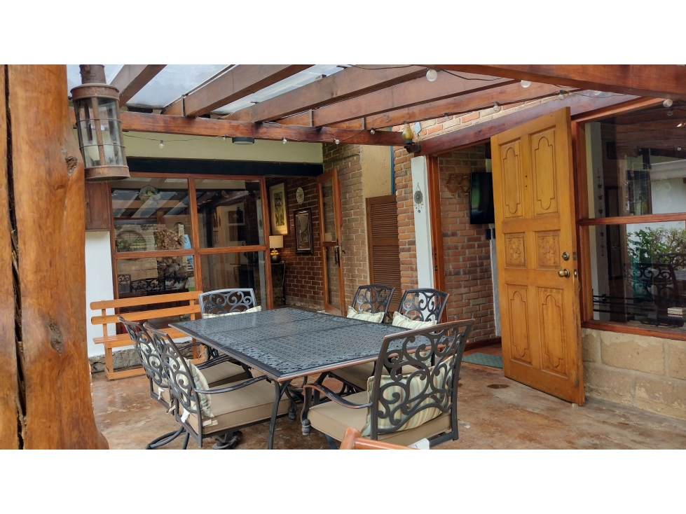 CASA EN RENTA POR TEMPORADA/ EN AVANDARO/VALLE DE BRAVO