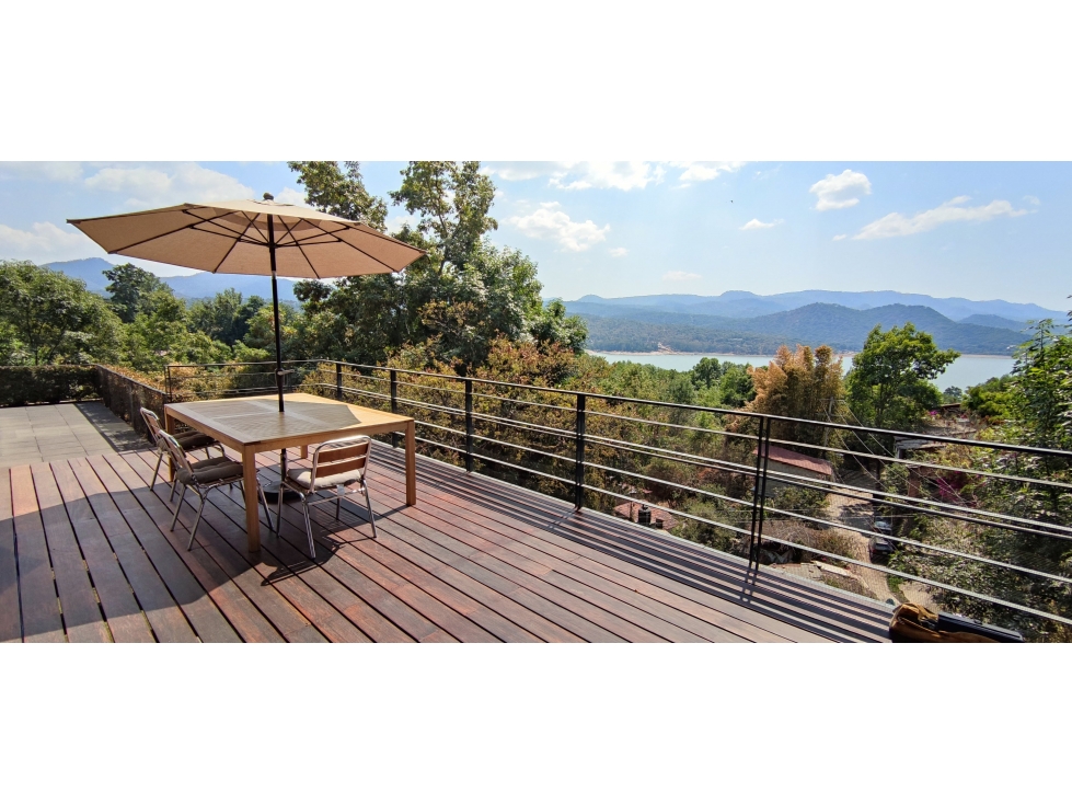 HERMOSA CASA EN VENTA|VISTA PARCIAL AL LAGO|VALLE DE BRAVO