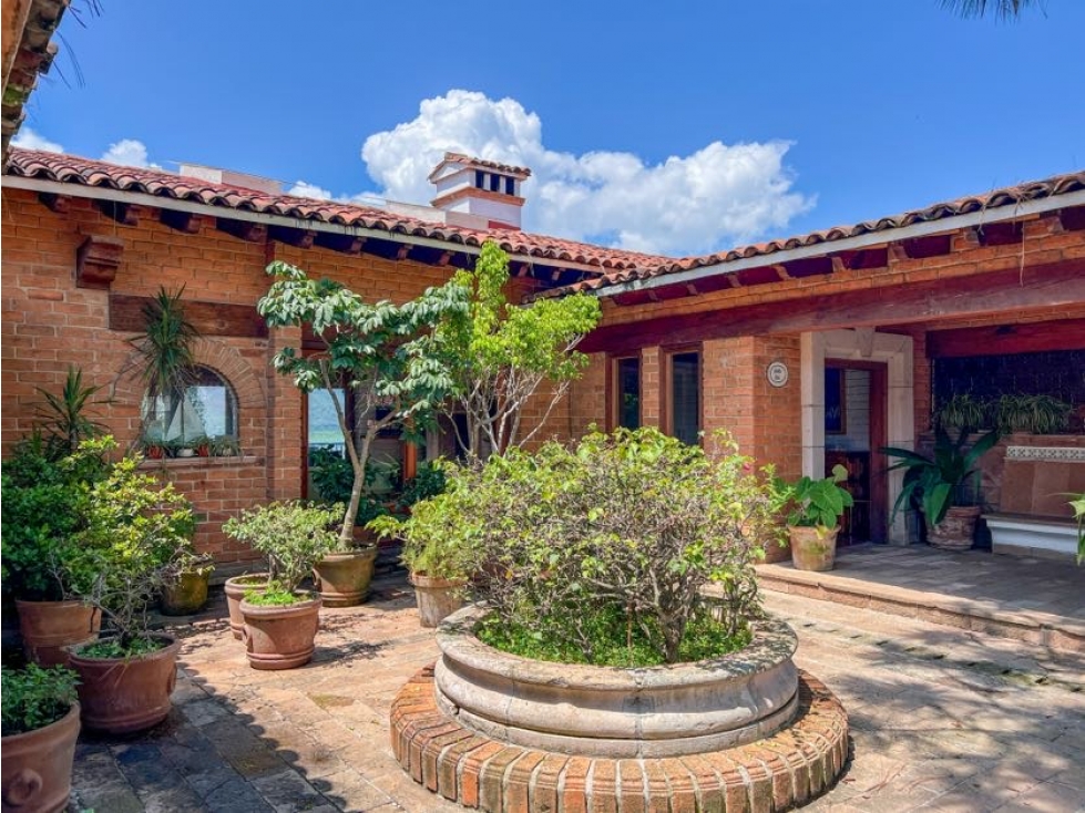 CASA EN VENTA|CON ACCESO Y VISTA AL LAGO|LA PEÑA|VALLE DE BRAVO - 2