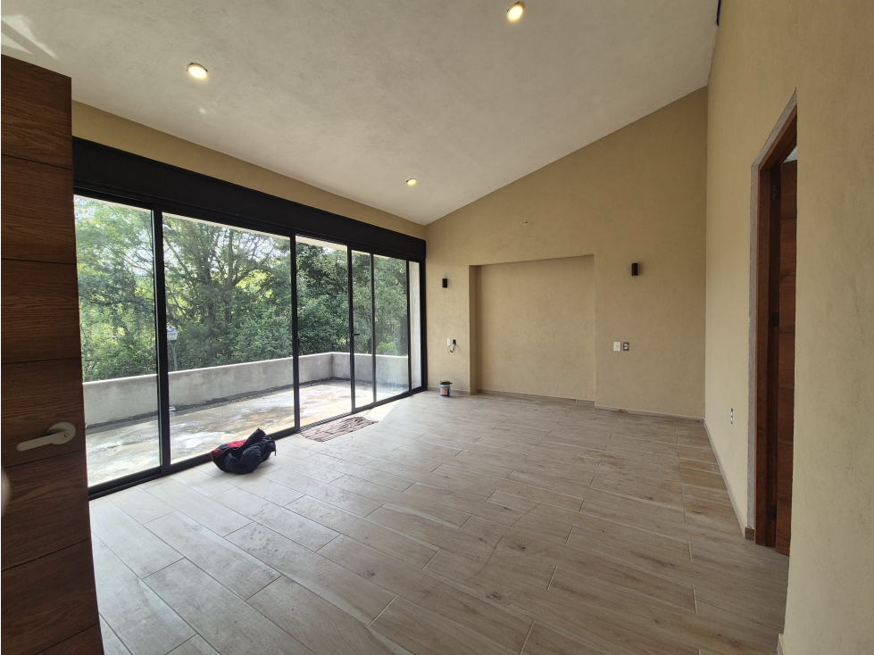 CASA EN OBRA EN EXCELENTE CONDOMINIO || MUY CÉNTRICO - 1