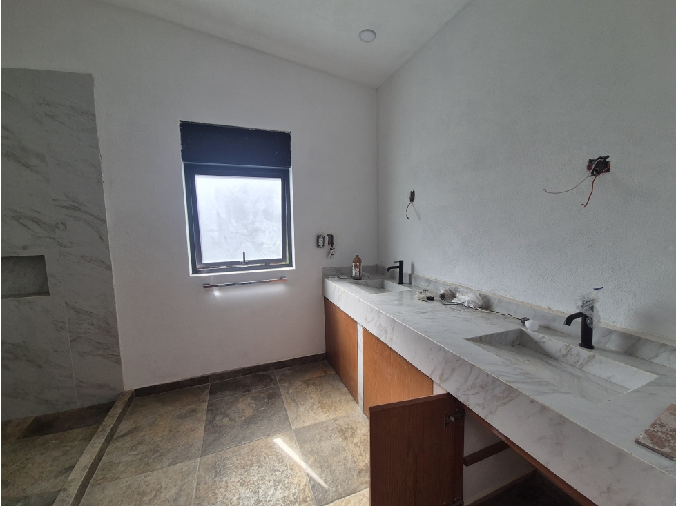 CASA EN OBRA EN EXCELENTE CONDOMINIO || MUY CÉNTRICO - 4