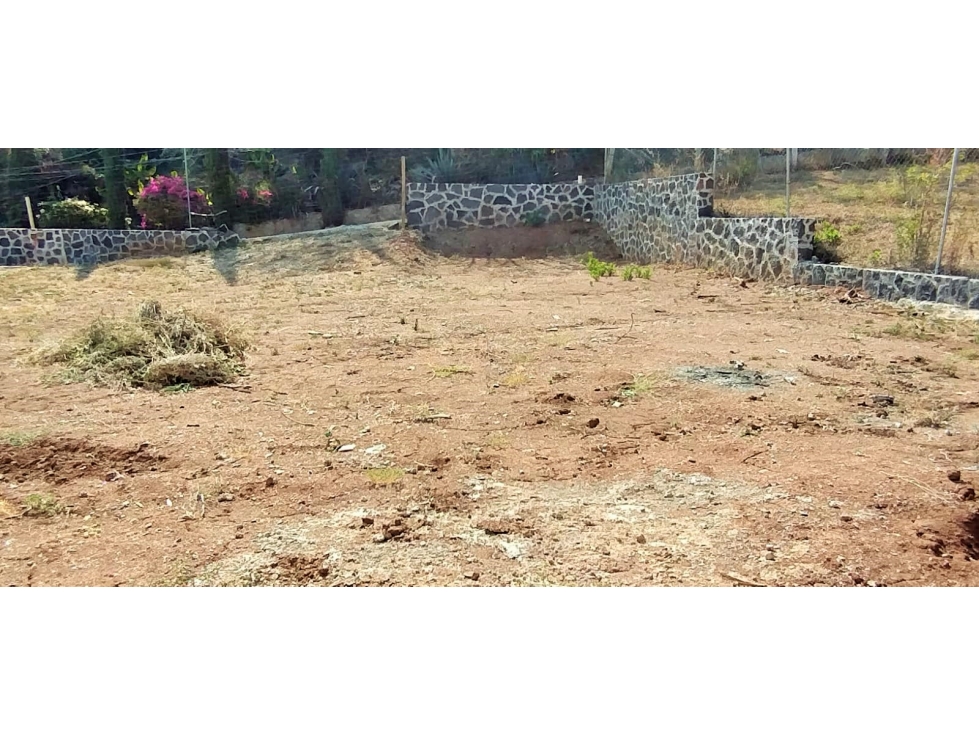 TERRENO PARA INVERSION CON OBRA EN VALLE DE BRAVO — foto 4