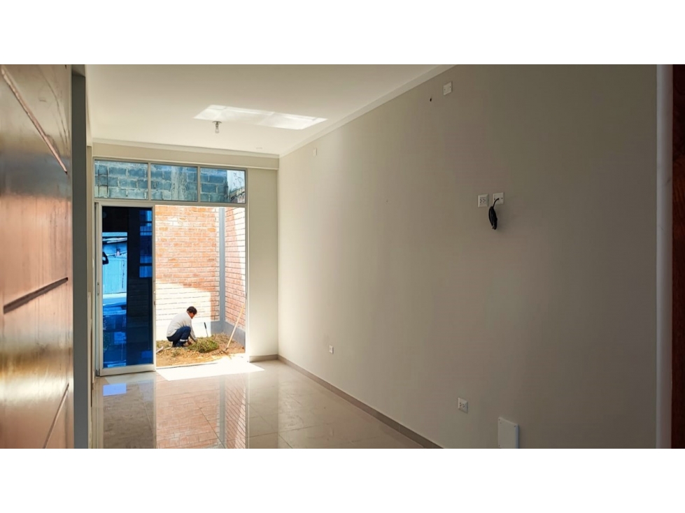 Casa con cochera en Venta - Morales - a Estrenar - 3