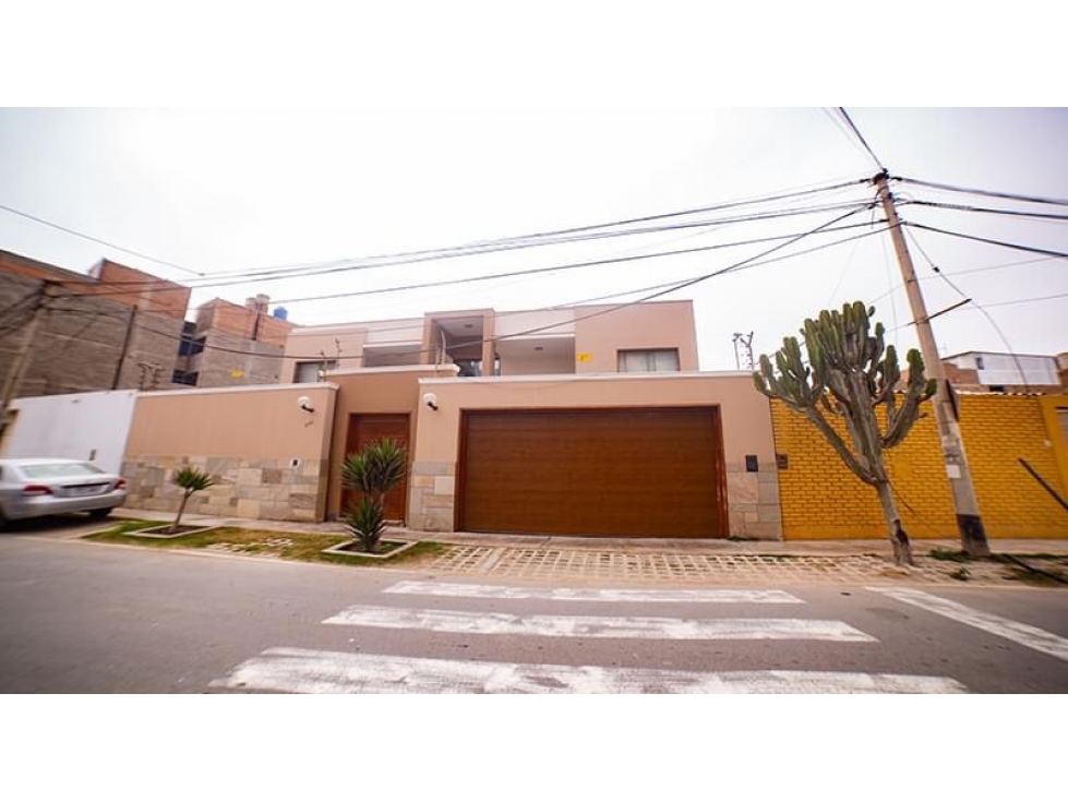 Casa de Playa 3 Pisos en Venta - Lambayeque - Pimentel - 1