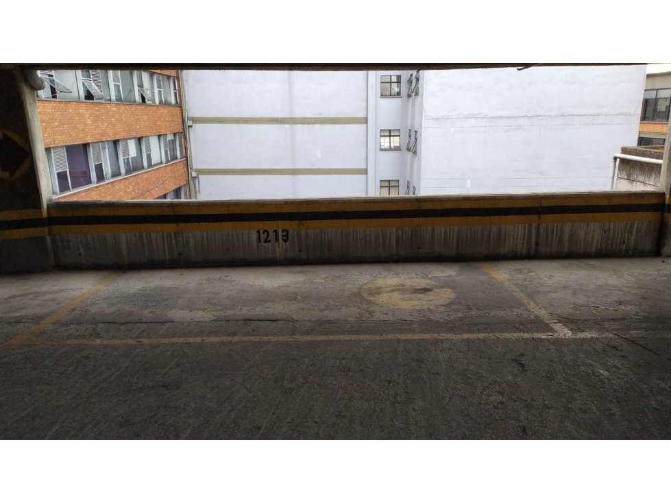 VENDO GARAJE CENTRO # 1213 - 1