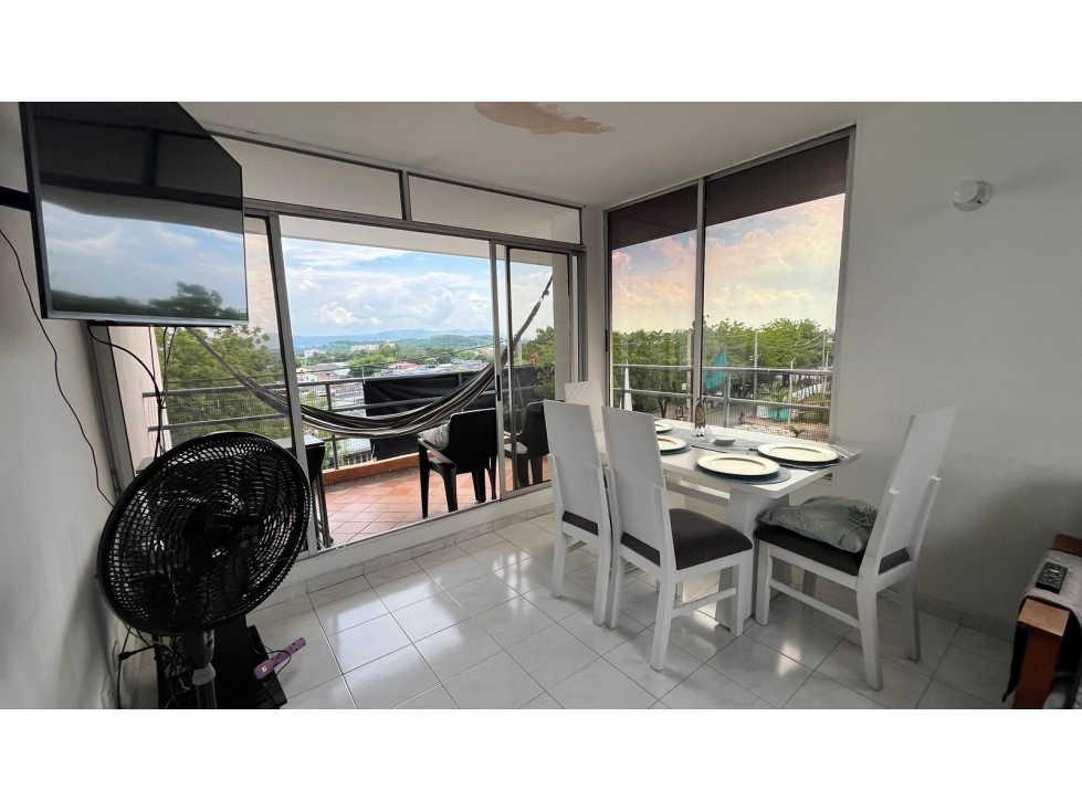 VENDO APARTAMENTO CUARTO PISO - CONJUNTO - GIRARDOT