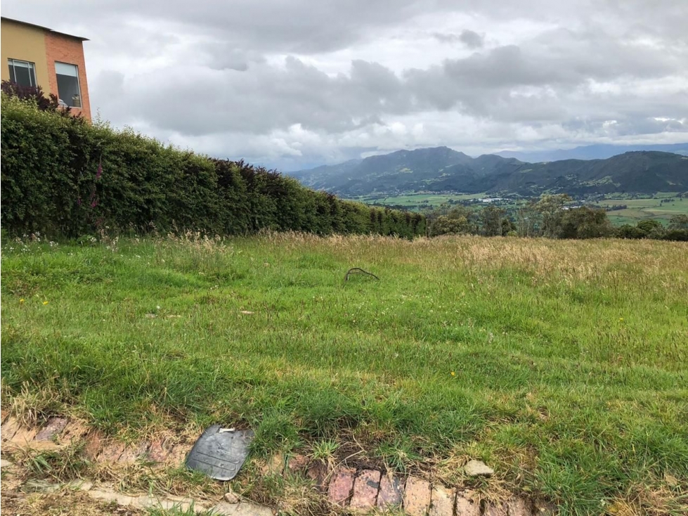 VENDO LOTE PLANO ESQUINERO EN CONJUNTO - YERBABUENA - OPORTUNIDAD