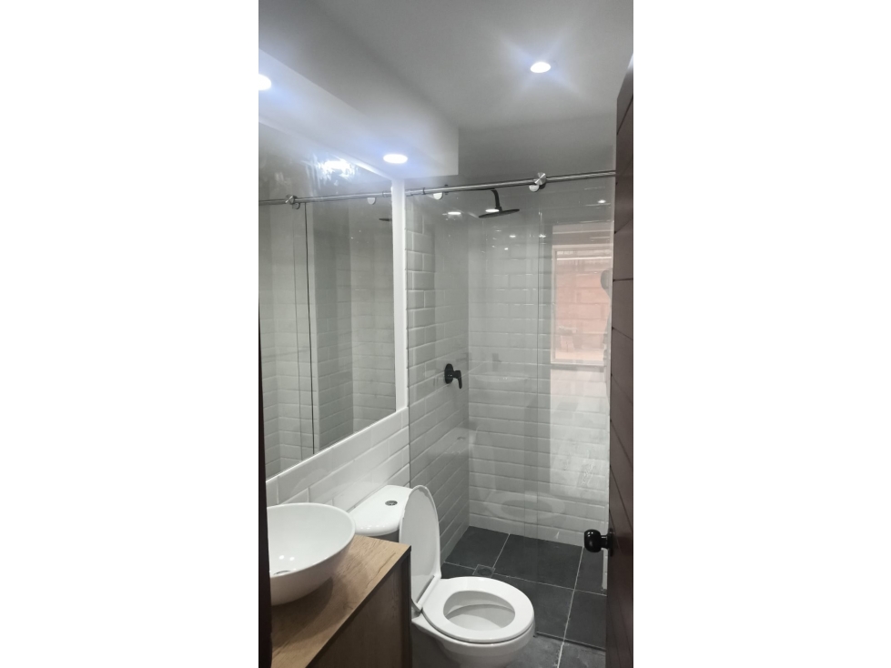 ARRIENDO APARTAMENTO PRIMER PISO ANTIGUO COUNTRY — foto 4