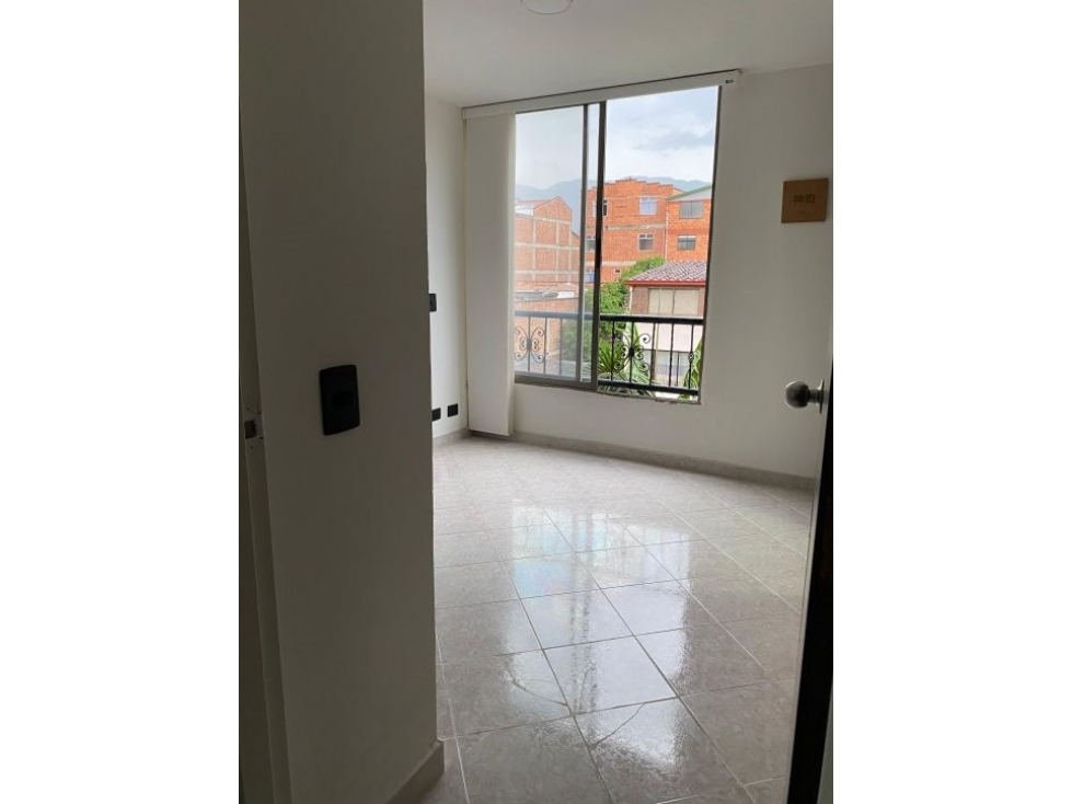 Apartamento en venta en Medellín Belén Fátima — foto 3
