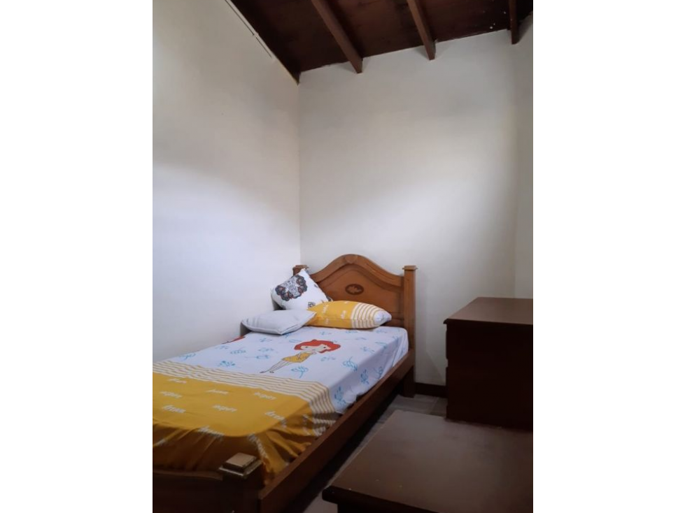 Casa amoblada en venta para pensión en Medellin, El Chagualo — foto 5