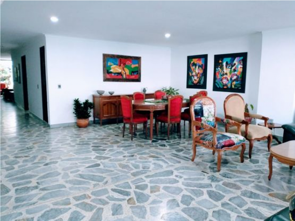 Apartamento en venta en Medellín Laureles