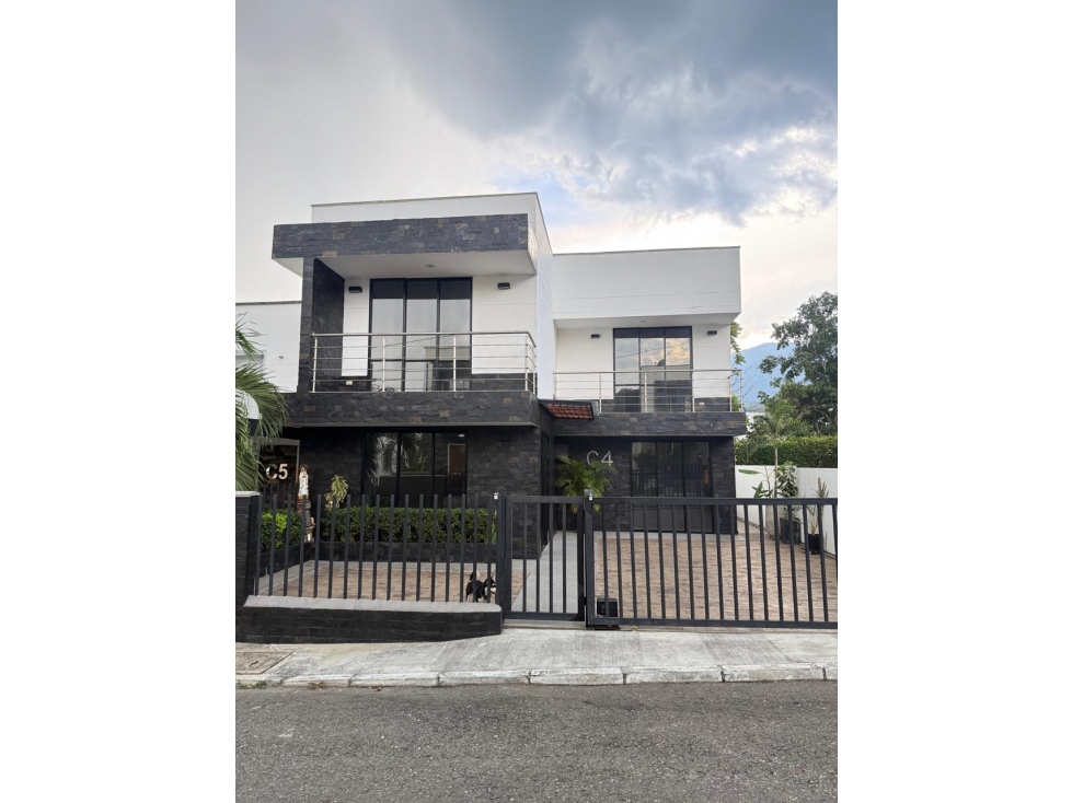 Casa finca en venta 2 niveles unidad cerrada en Sopetran, Antioquia