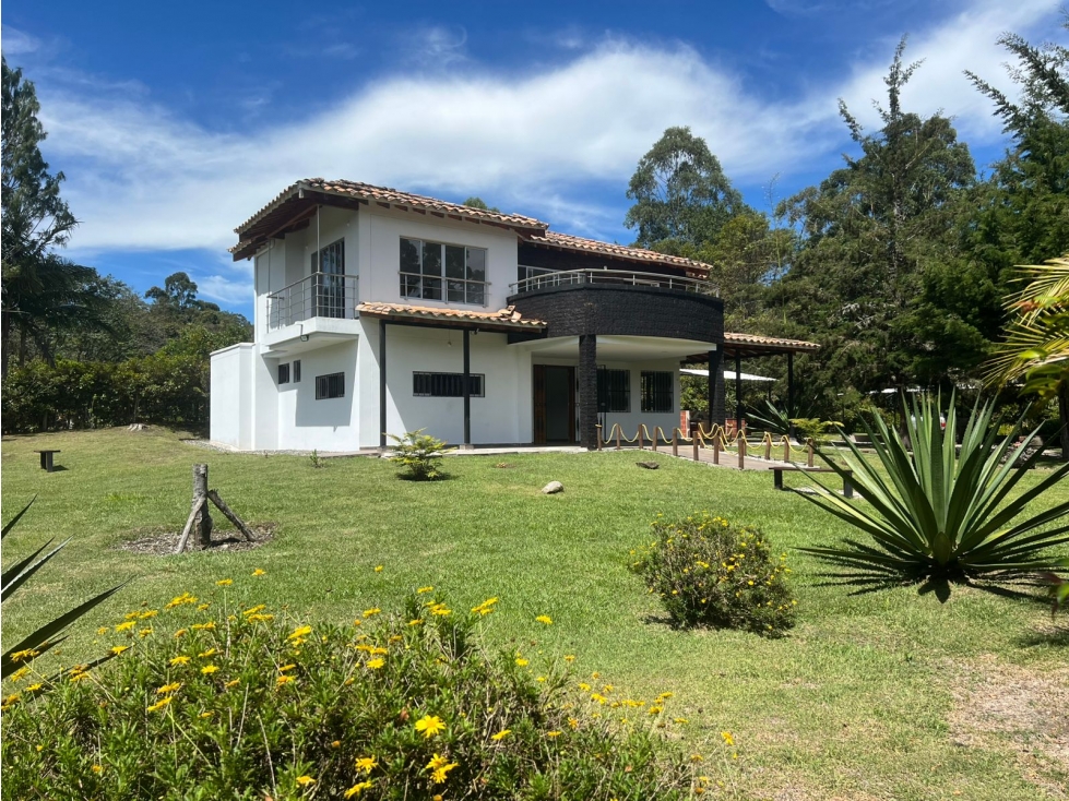 Casa campestre en venta en El Carmen del Viboral vereda Aguas Claras — foto 2