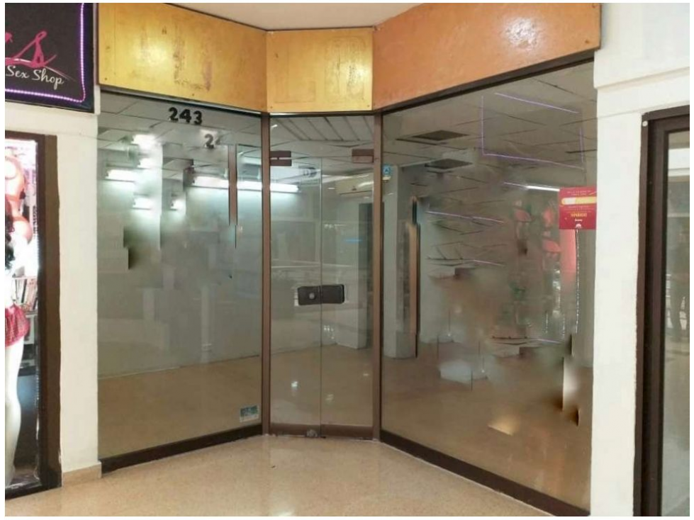 Local en venta en centro comercial en Medellín sector Junín