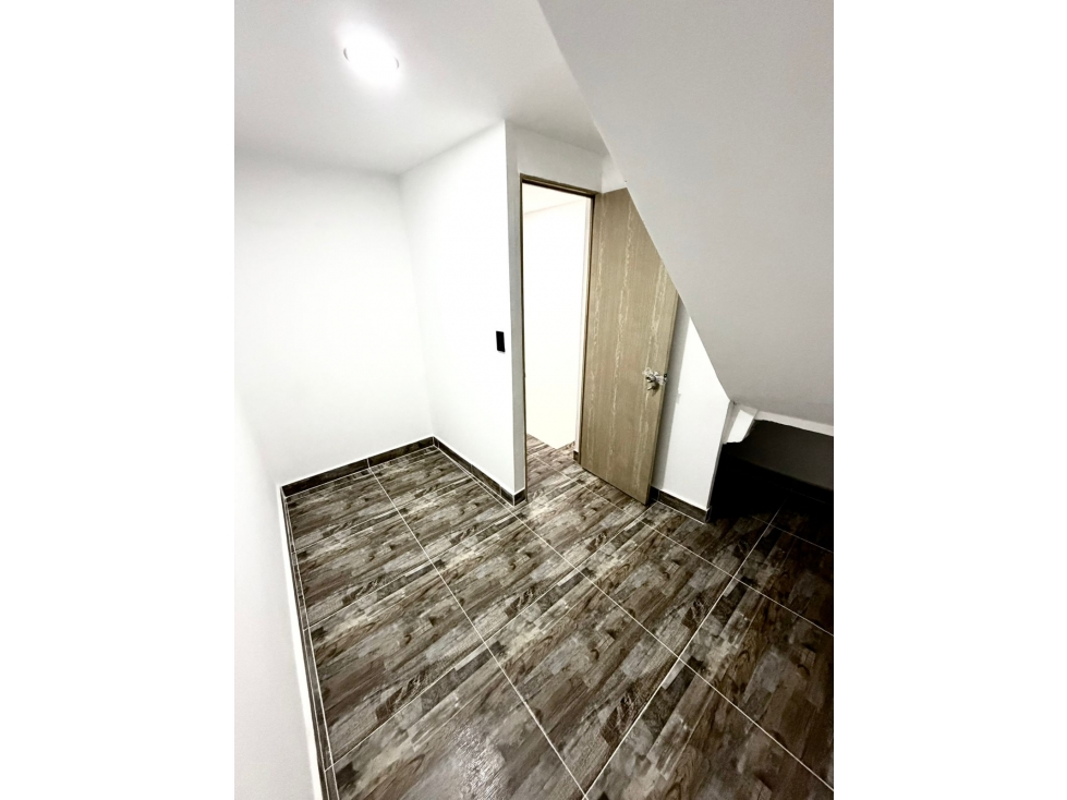 Casa unifamiliar en venta en Medellín Belén Las Violetas — foto 3