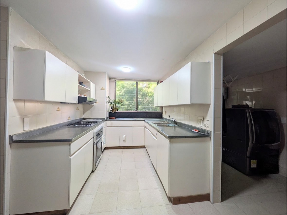 Apartamento en venta en Poblado, Medellín, Los Balsos — foto 3