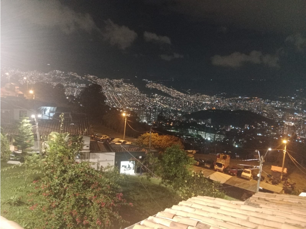 Casa unifamiliar de 3 pisos en venta Robledo Santa Maria — foto 2