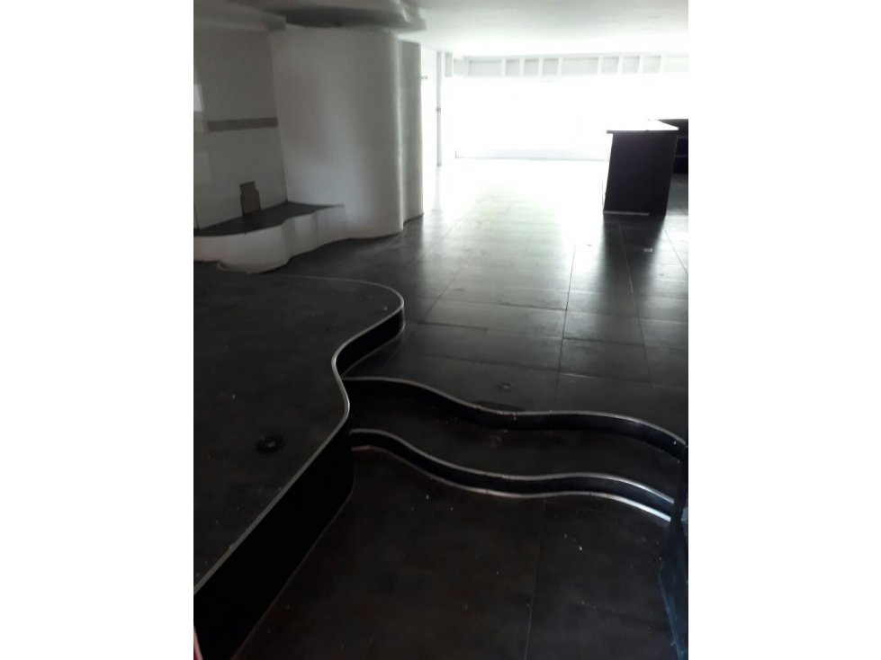 SE ARRIENDA LOCAL COMERCIAL C.C. PIERINO GALLO, EL LAGUITO, CARTAGENA - 5