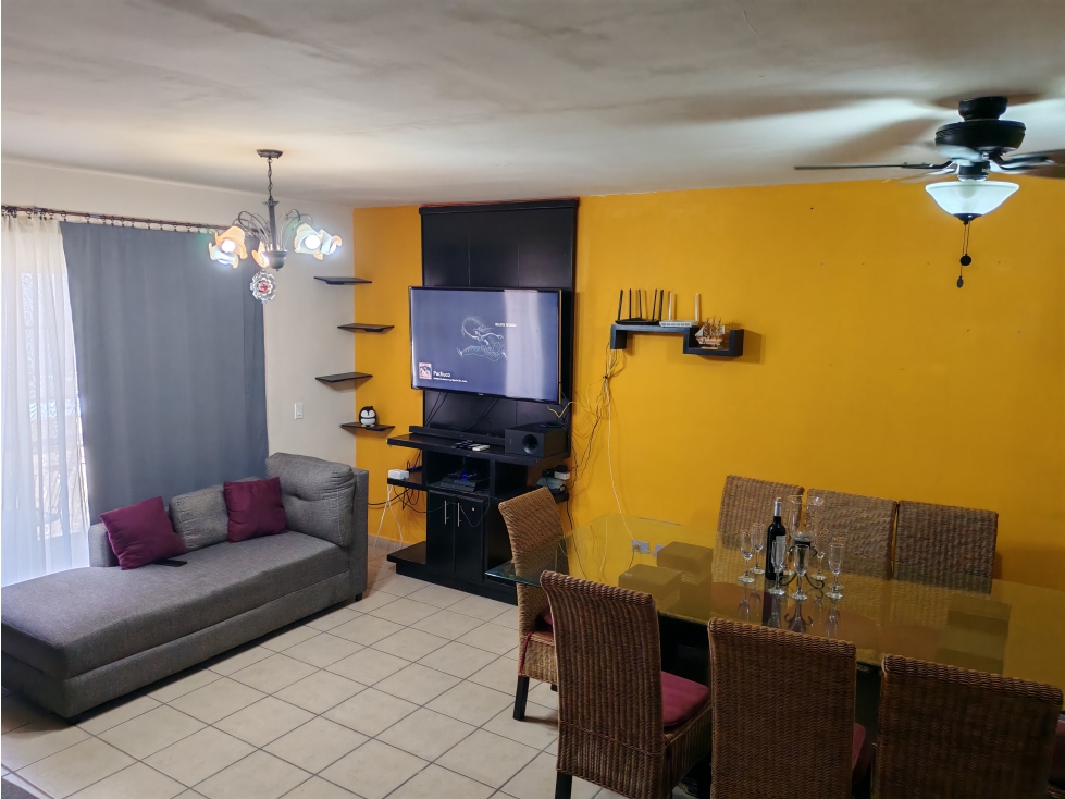 CASA FAMILIAR EN VENTA EN EL TEZAL — foto 4