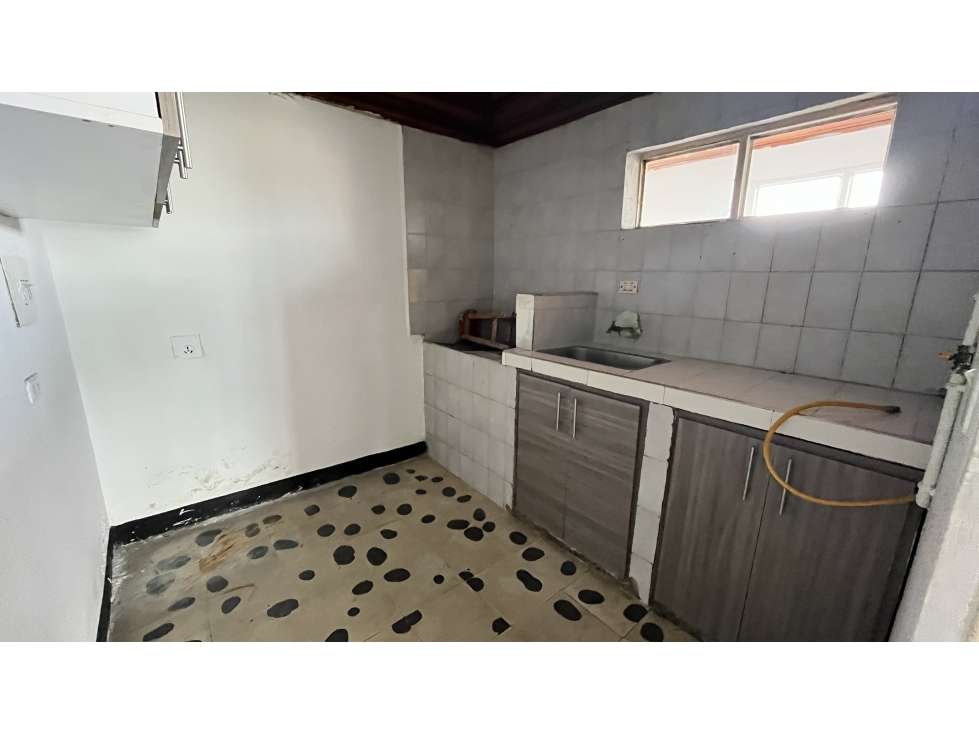 SE VENDE EDIFICIO EN DOSQUEBRADAS CON 6 APARTAMENTOS - 4