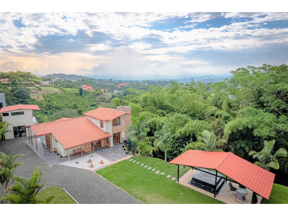 SE VENDE CASA CAMPESTRE EN VIA ARMENIA PEREIRA
