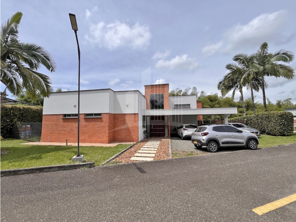 SE VENDE CASA CAMPESTRE EN CERRITOS
