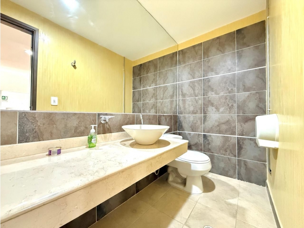 SE VENDE LOCAL EN PINARES — foto 5