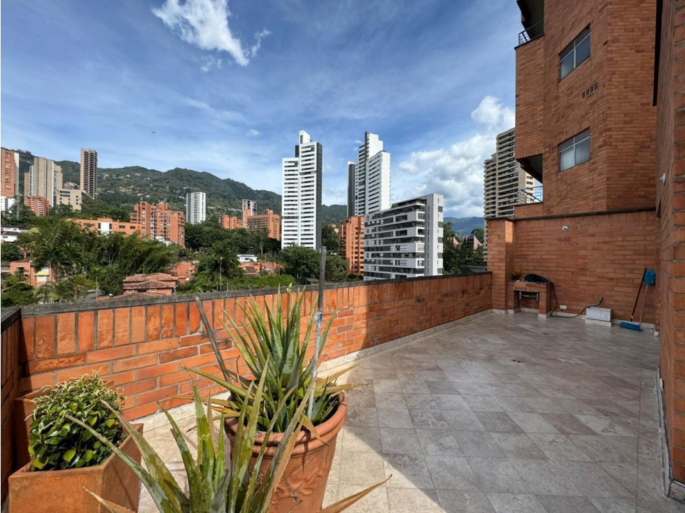 Apartamento Dúplex en Venta en El Poblado San Lucas, Medellín