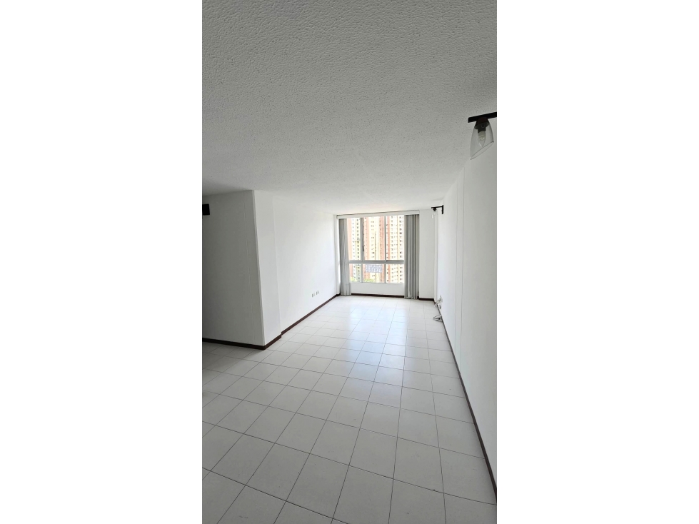 Apartamento en Arriendo en La Loma Del Indio, Medellín — foto 2