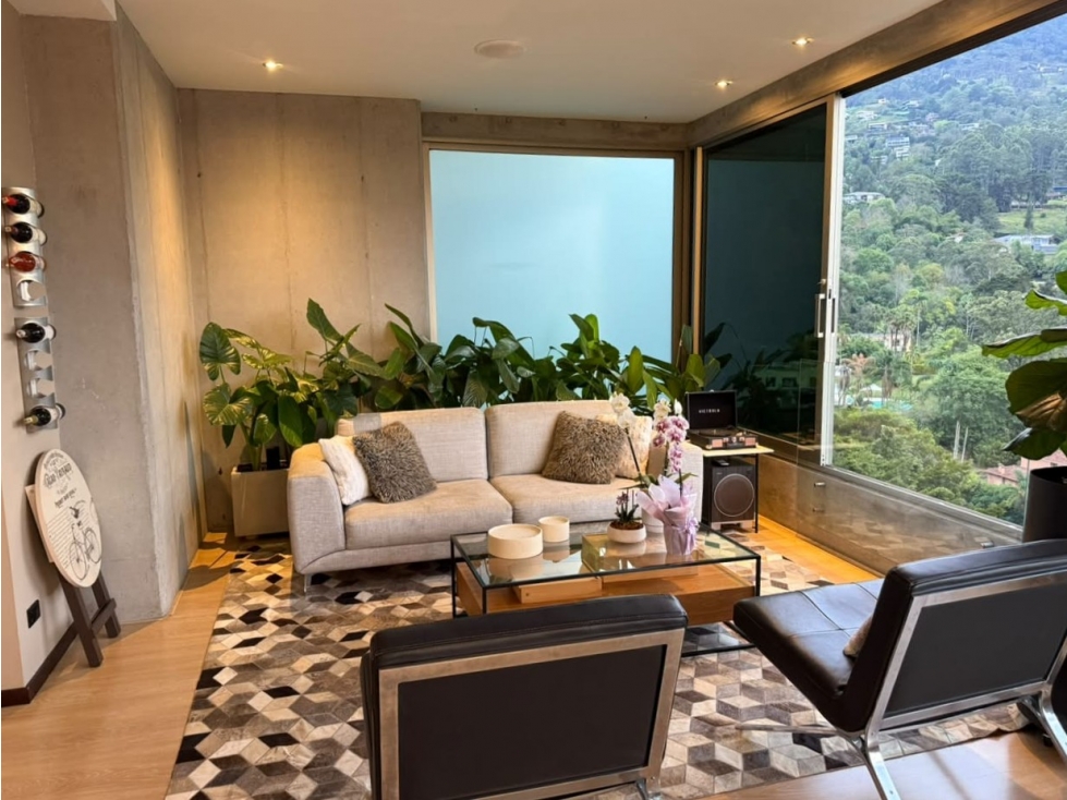 Apartamento Amoblado en Arriendo en El Poblado Loma de Los Balsos