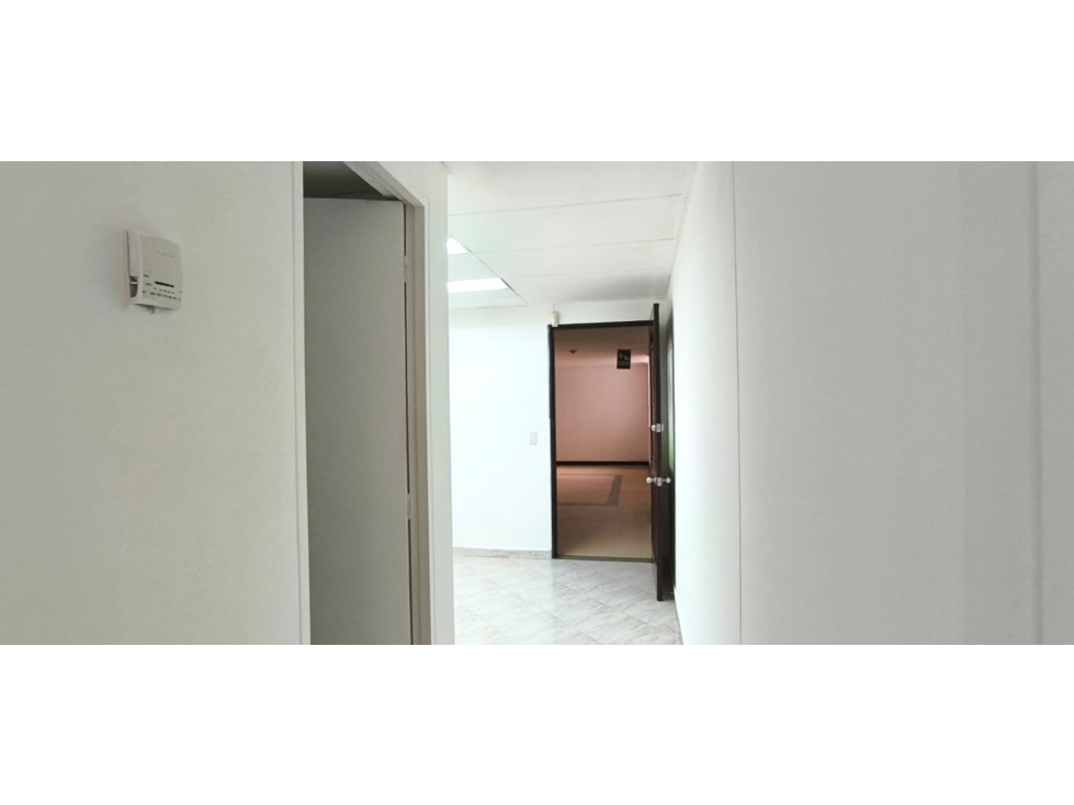 Oficina en Venta en El Poblado sector Patio Bonito, Medellín — foto 3